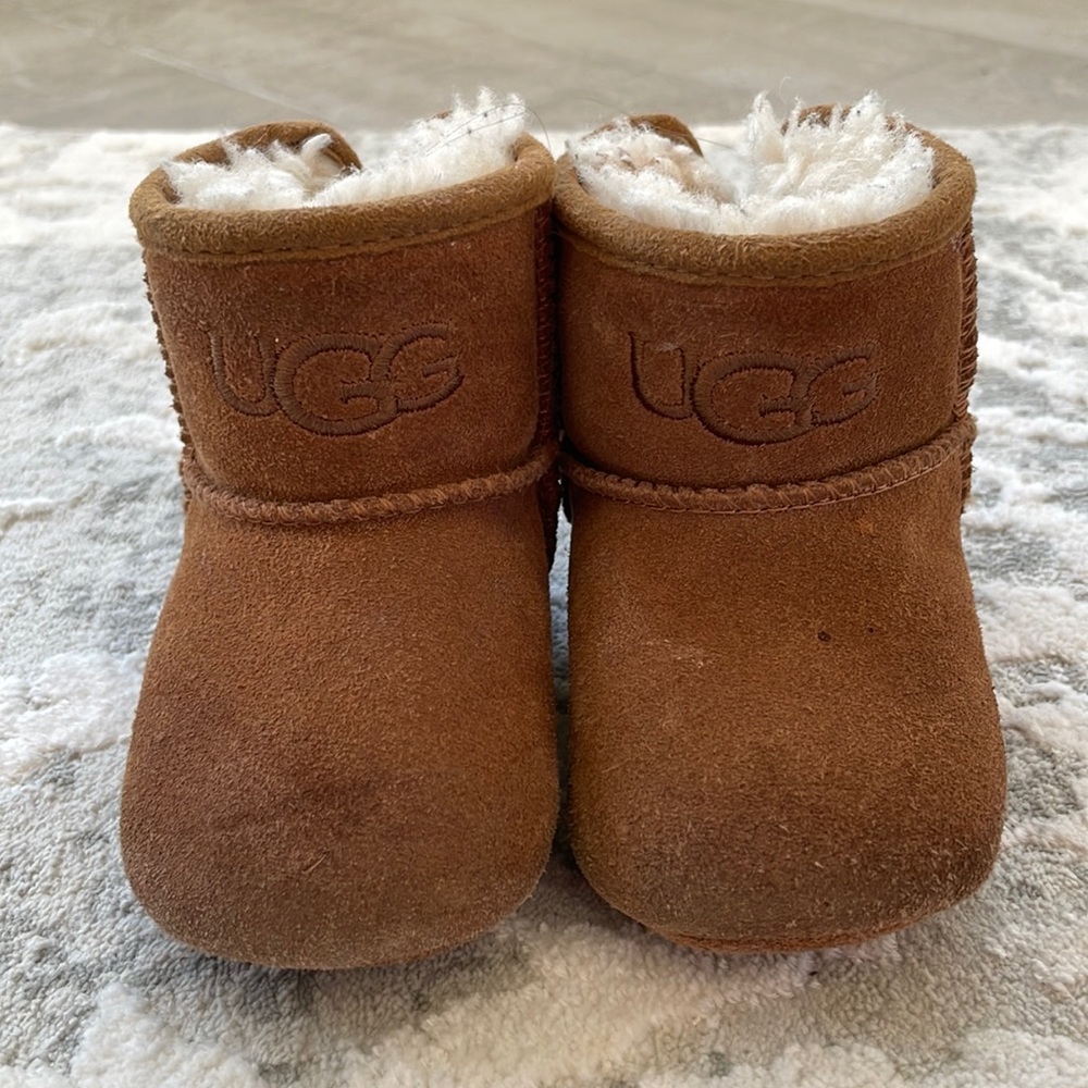 Used UGG baby unisex Erin Bootie Chestnut Sz. 2/3